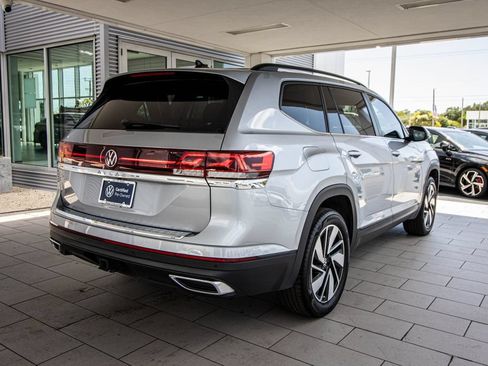 Used 2024 Volkswagen Atlas SE FWD image 2