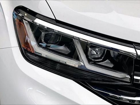 Used 2022 Volkswagen Atlas SE FWD image 26