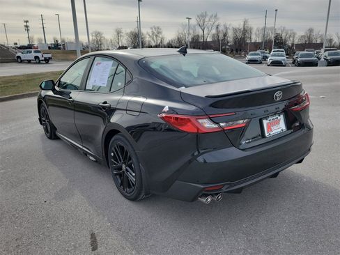 Certified 2025 Toyota Camry SE image 3