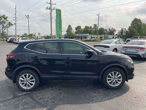 Used 2020 Nissan Rogue Sport S w/ Appearance Package FWD image 9