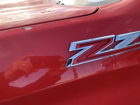 Used 2021 Chevrolet Silverado 1500 LT Trail Boss w/ Convenience Package II AWD/4WD image 3