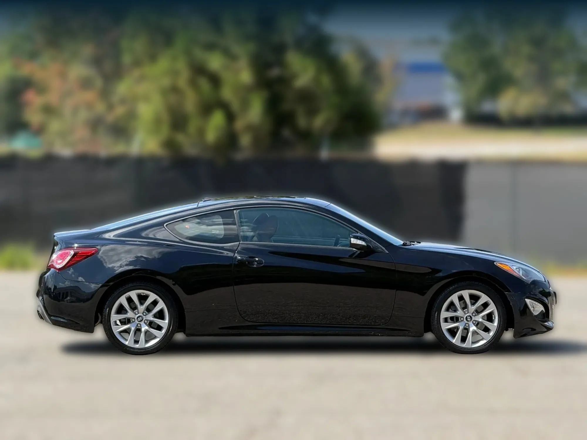Used 2013 Hyundai Genesis 3.8 RWD image 7