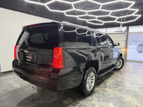 Used 2019 Chevrolet Suburban LT image 5