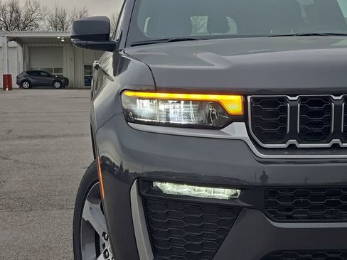 New 2026 Jeep Grand Cherokee L Limited AWD/4WD image 9