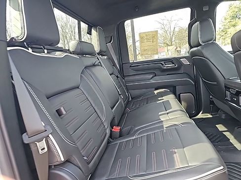 Used 2024 GMC Sierra 2500 AT4X w/ AT4X AEV Edition image 33