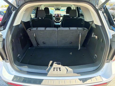 Used 2025 Ford Explorer Active image 13