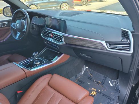 Used 2022 BMW X5 M50i w/ Executive Package image 11