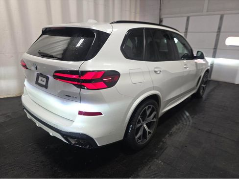 Used 2024 BMW X5 xDrive40i AWD/4WD image 6