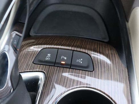 Used 2021 Chevrolet Malibu Premier image 10