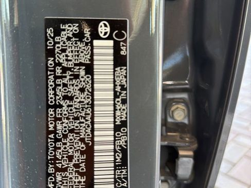 Used 2026 Toyota Prius LE FWD image 18