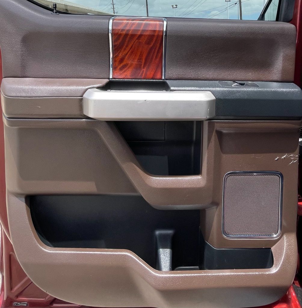 Used 2015 Ford F150 King Ranch w/ Equipment Group 601A Luxury AWD/4WD image 29