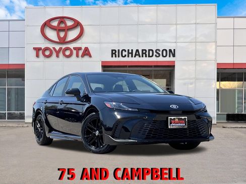 Used 2026 Toyota Camry SE FWD image 1
