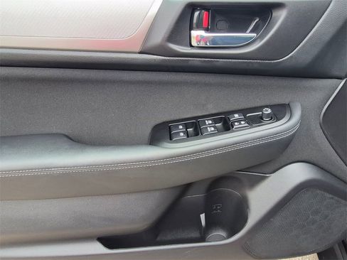 Used 2018 Subaru Outback 2.5i Premium image 14