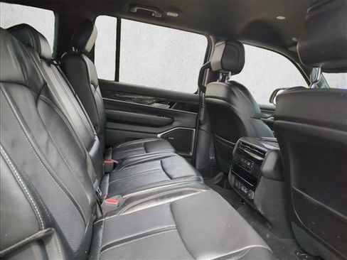 Used 2022 Jeep Wagoneer Series III image 20