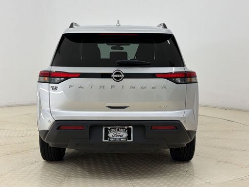 Used 2025 Nissan Pathfinder SV AWD/4WD image 10