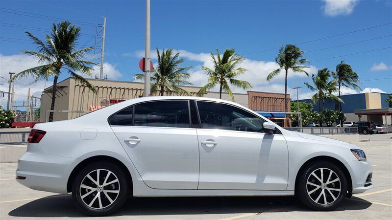 Used 2017 Volkswagen Jetta SE FWD image 5