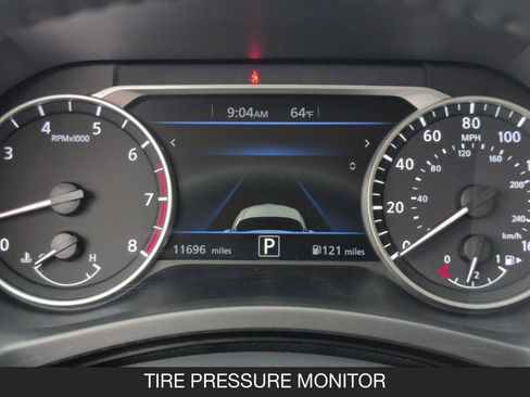 Used 2023 Nissan Sentra SV w/ SV Premium Package image 21