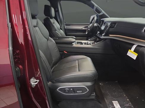 New 2026 Jeep Grand Wagoneer Limited w/ Premium Group II image 37