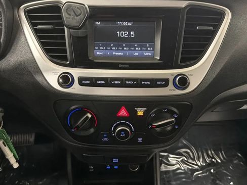 Used 2022 Hyundai Accent SE FWD image 14
