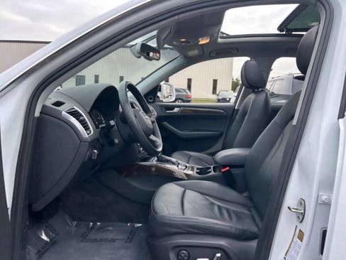 Used 2017 Audi Q5 2.0T Premium Plus w/ Technology Package image 12