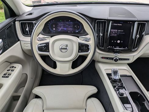 Certified 2022 Volvo XC60 B5 Inscription w/ Advanced Package image 16