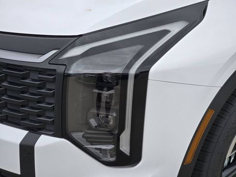 New 2026 Kia Sportage LX w/ LX Convenience Package FWD image 6