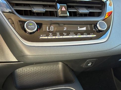 Used 2023 Toyota Corolla LE image 17