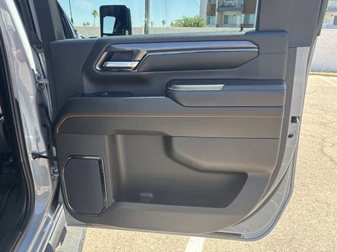 Used 2024 GMC Sierra 2500 AT4 w/ AT4 Preferred Package AWD/4WD image 32