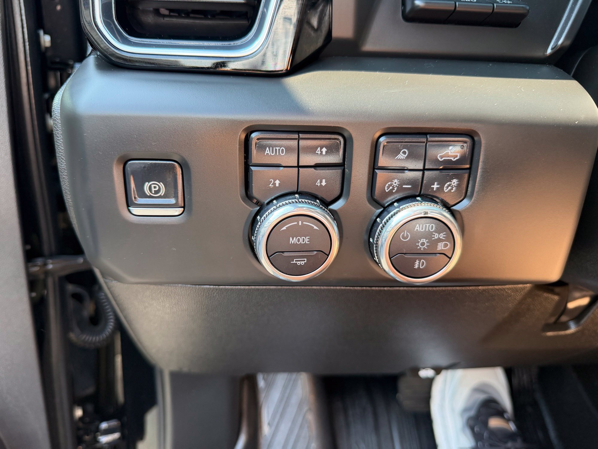 Used 2025 GMC Sierra 3500 Denali Ultimate AWD/4WD image 26