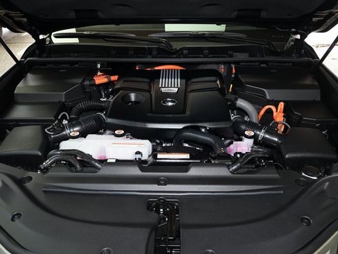 Used 2026 Lexus LX 700h Luxury image 36