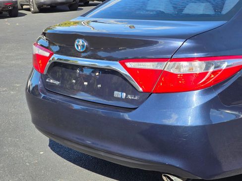 Used 2016 Toyota Camry XLE image 12