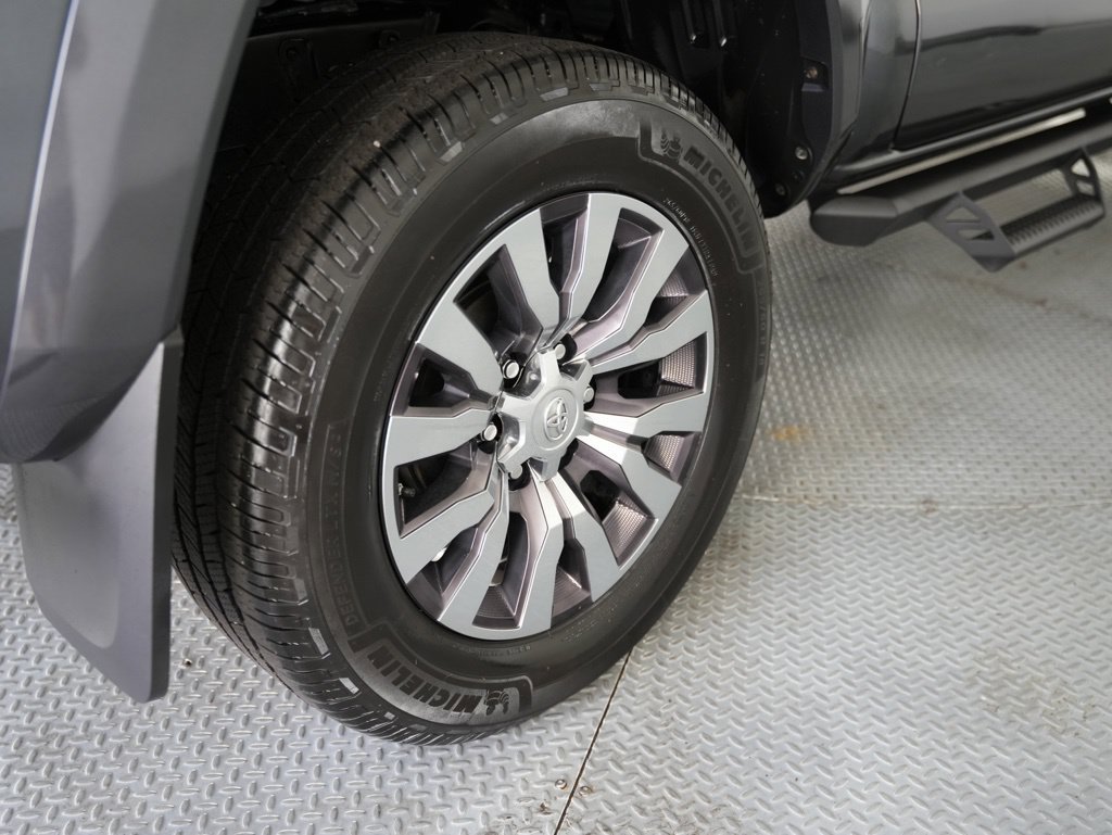 Used 2020 Toyota Tacoma Limited AWD/4WD image 59