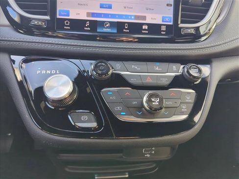 New 2026 Chrysler Pacifica Select FWD image 14