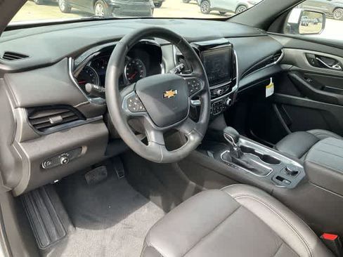 Used 2023 Chevrolet Traverse LT image 10