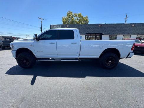 Used 2024 RAM 2500 Laramie AWD/4WD image 2
