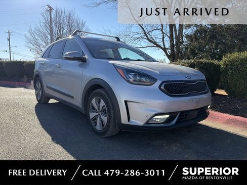 Used 2019 Kia Niro EX Premium image 1