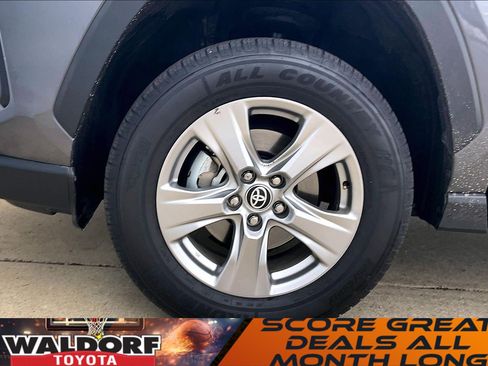 Used 2022 Toyota RAV4 XLE image 11