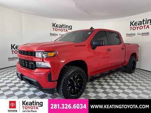 Used 2022 Chevrolet Silverado 1500 Custom w/ LPO, Blackout Package RWD image 9