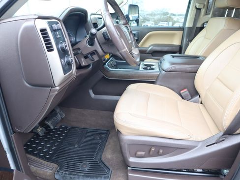 Used 2018 GMC Sierra 3500 Denali w/ Duramax Plus Package image 13