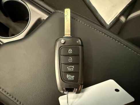 Used 2023 Hyundai Sonata SE image 16