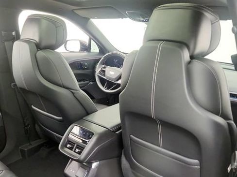 Used 2024 Cadillac Lyriq Luxury AWD/4WD image 41