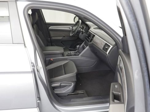 Used 2023 Volkswagen Atlas Cross Sport SE AWD/4WD image 19