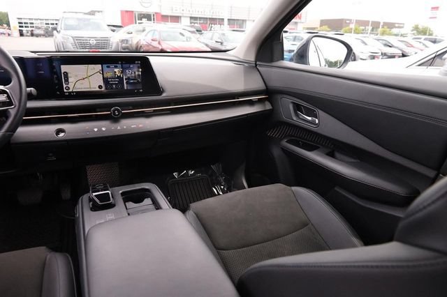 Used 2024 Nissan Ariya AWD image 28