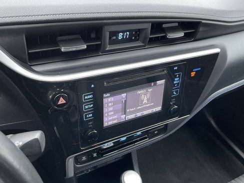 Certified 2018 Toyota Corolla SE FWD image 17