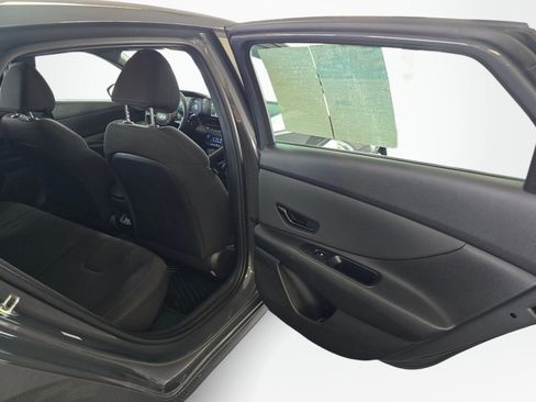 Used 2025 Hyundai Elantra SEL FWD image 35