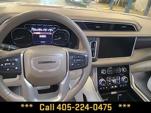 Used 2021 GMC Yukon Denali w/ Denali Premium Package AWD/4WD image 19