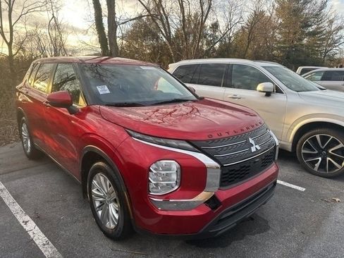 Used 2022 Mitsubishi Outlander ES image 5