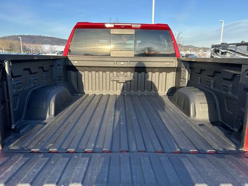 Used 2025 Chevrolet Silverado 1500 High Country image 9