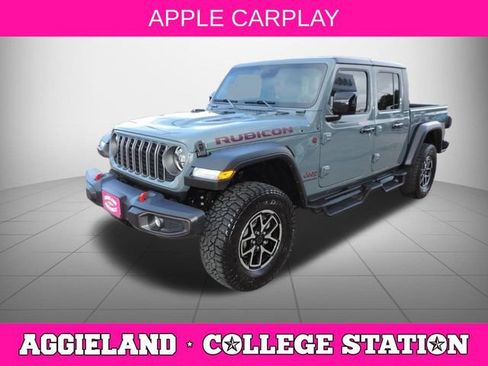 Used 2025 Jeep Gladiator Rubicon w/ Convenience Group AWD/4WD image 8
