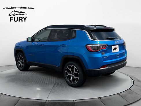 Used 2025 Jeep Compass Limited AWD/4WD image 5